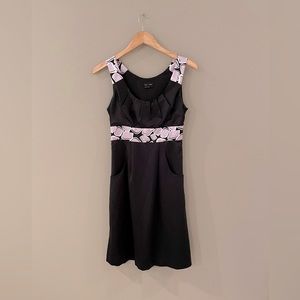 Black Midi Dress with Lilac Giraffe Print and Pockets 🦒